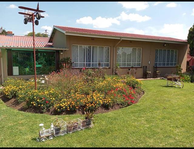 3 BEDROOM HOUSE FOR SALE IN POLLAK PARK